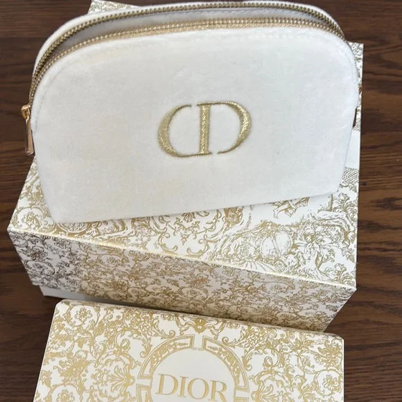 Dior Cream Cosmetic Bag - Picture 4 of 4